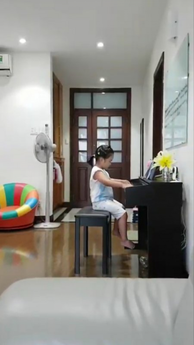 Mua đàn Piano điện cho con gái