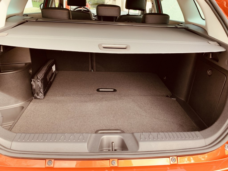 Lada vesta chạy ngon quá mấy anh Lada vesta chạy ngon quá mấy anh
