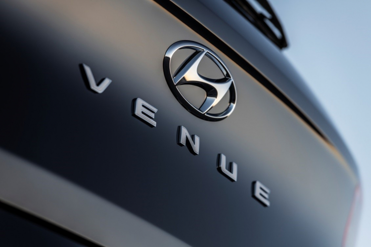 Hyundai lộ diện mẫu crossover "đàn em" của Kona