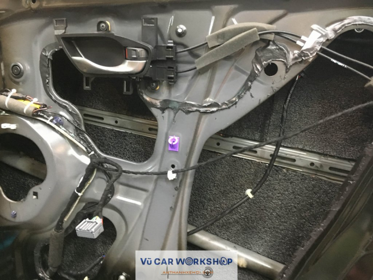 Vũ Car Workshop: Chuyên độ "âm thanh - hình ảnh - mâm - body" cho xe hơi. Vũ Car Workshop: Chuyên độ "âm thanh - hình ảnh - mâm - body" cho xe hơi.