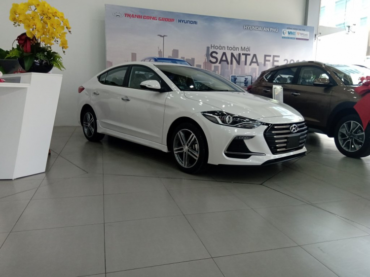 Em đang quan tâm Elantra Sport