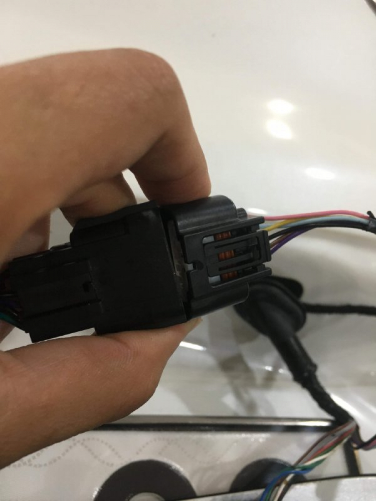 Đang dự kiến lên HUD và cảnh báo điểm mù trên gương cho CRV 2018 bản L không cắt dây. Đang dự kiến lên HUD và cảnh báo điểm mù trên gương cho CRV 2018 bản L không cắt dây.