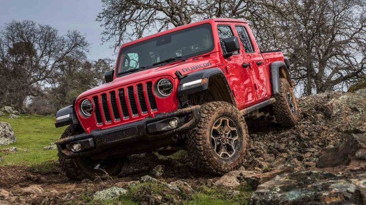 Bán tải Jeep Gladiator mới có giá khởi điểm đắt hơn Ford Ranger, Toyota Tacoma hay Chevy Colorado