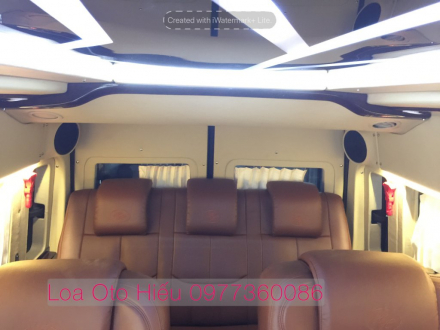Độ Limousine và nâng cấp âm thanh cho Transit