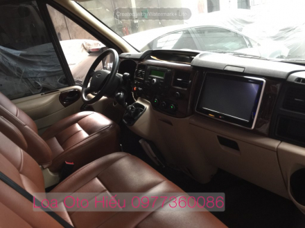 Độ Limousine và nâng cấp âm thanh cho Transit