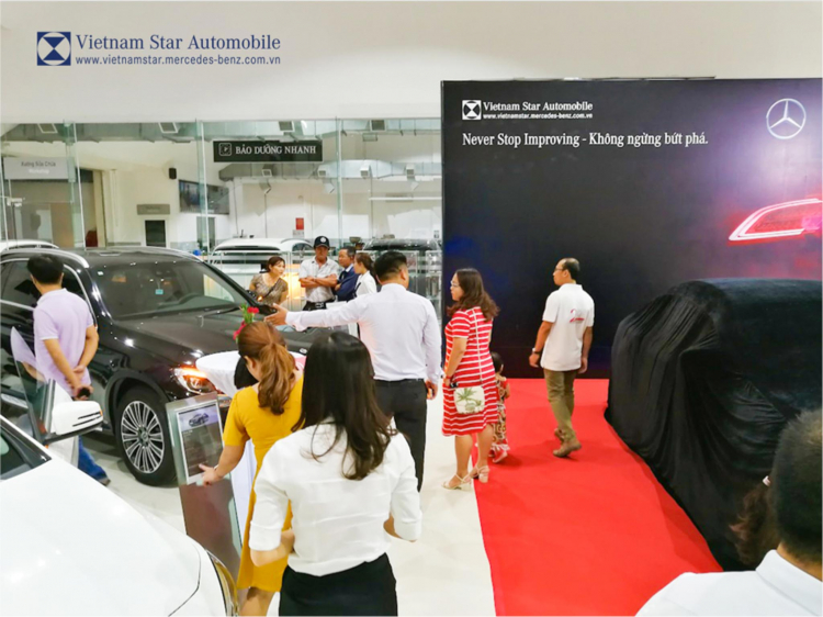 Ấn tượng với Mercedes C-Class 2019 trong chuỗi sự kiện ra mắt của Vietnam Star Ấn tượng với Mercedes C-Class 2019 trong chuỗi sự kiện ra mắt của Vietnam Star