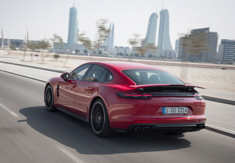 Chi tiết Porsche Panamera GTS 2019 giá hơn 10 tỷ, đắt hơn cả S63 AMG!!