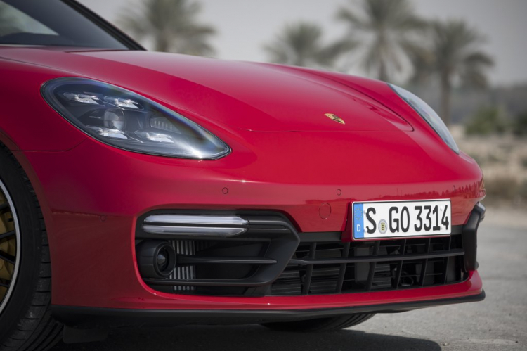 Chi tiết Porsche Panamera GTS 2019 giá hơn 10 tỷ, đắt hơn cả S63 AMG!! Chi tiết Porsche Panamera GTS 2019 giá hơn 10 tỷ, đắt hơn cả S63 AMG!!