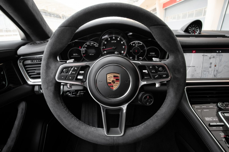 Chi tiết Porsche Panamera GTS 2019 giá hơn 10 tỷ, đắt hơn cả S63 AMG!! Chi tiết Porsche Panamera GTS 2019 giá hơn 10 tỷ, đắt hơn cả S63 AMG!!