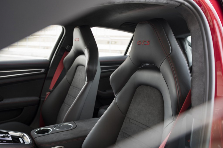 Chi tiết Porsche Panamera GTS 2019 giá hơn 10 tỷ, đắt hơn cả S63 AMG!! Chi tiết Porsche Panamera GTS 2019 giá hơn 10 tỷ, đắt hơn cả S63 AMG!!