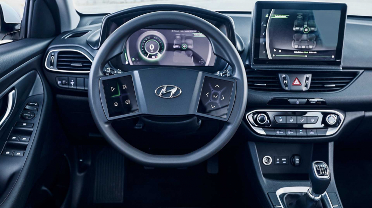 Hyundai phát triển nội thất full màn hình, các bác nghĩ sao?