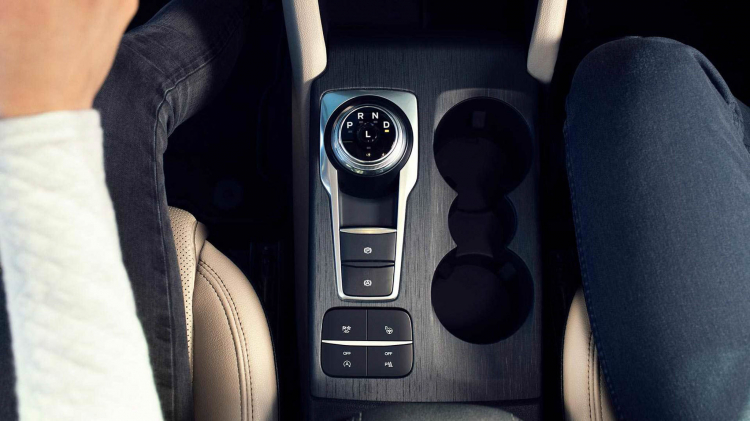 Ford ra mắt Escape 2020 thế hệ thứ 4 hoàn toàn mới: Kẻ thách thức Toyota RAV4 Ford ra mắt Escape 2020 thế hệ thứ 4 hoàn toàn mới: Kẻ thách thức Toyota RAV4