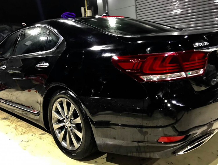 Lexus LS460L đời 2008 (XF40) được thợ Việt ‘’lên đời’’ bản facelift 2017 với chi phí 350 triệu đồng Lexus LS460L đời 2008 (XF40) được thợ Việt ‘’lên đời’’ bản facelift 2017 với chi phí 350 triệu đồng