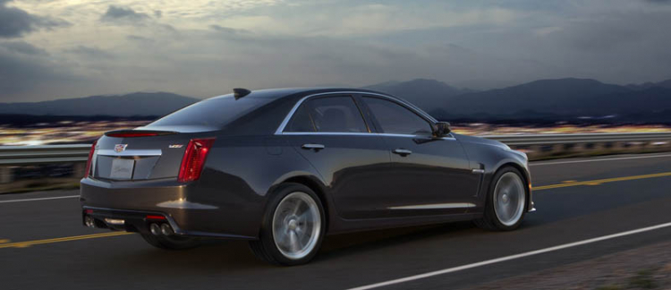 Cadillac CTS-V 2016 có tốc độ tối đa 322 km/h