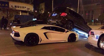 Lamborghini-Aventador-Accident-1.jpg