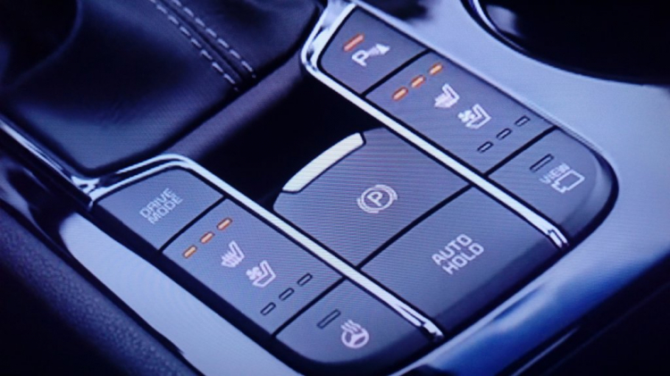 Theo các bác em nên mua Kia Sedona 2019 hay Toyota Fortuner? Theo các bác em nên mua Kia Sedona 2019 hay Toyota Fortuner?