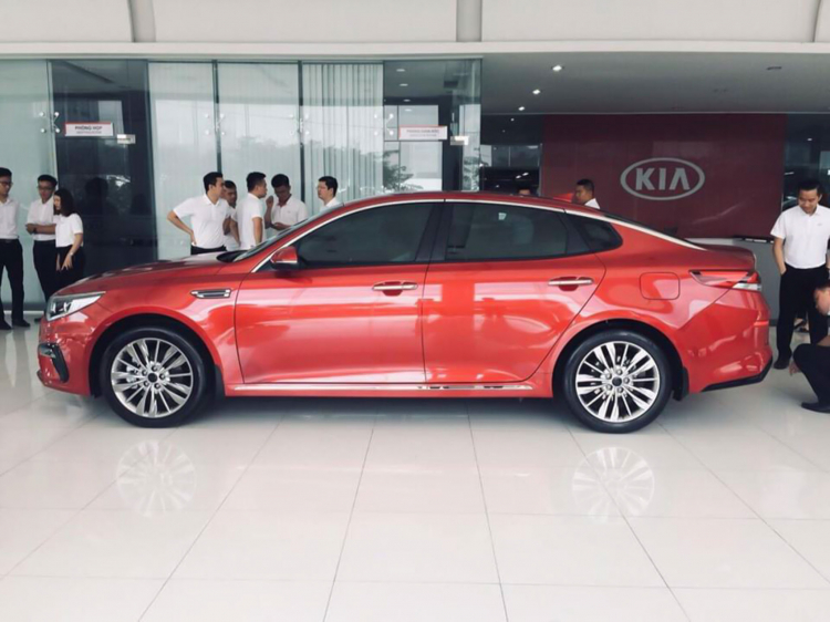 Kia Optima 2019 đã về đến các đại lý; 02 phiên bản giá từ 789 triệu đồng: Xe hạng D giá hạng C