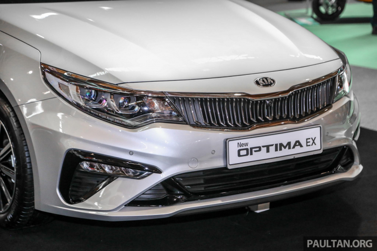 Cận cảnh Kia Optima 2019 bản EX mới tại Malaysia; nội thất ghế vải màu đen