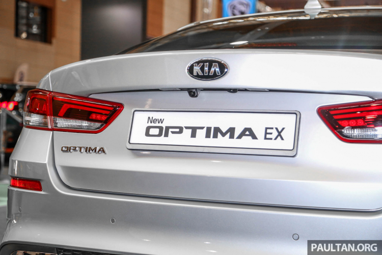 Cận cảnh Kia Optima 2019 bản EX mới tại Malaysia; nội thất ghế vải màu đen