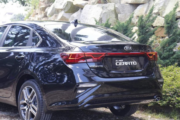 Giá xe Kia Cerato tháng 4 2019 ưu đãi dịp lễ