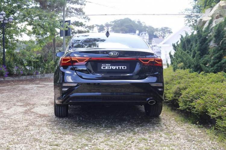 Giá xe Kia Cerato tháng 4 2019 ưu đãi dịp lễ