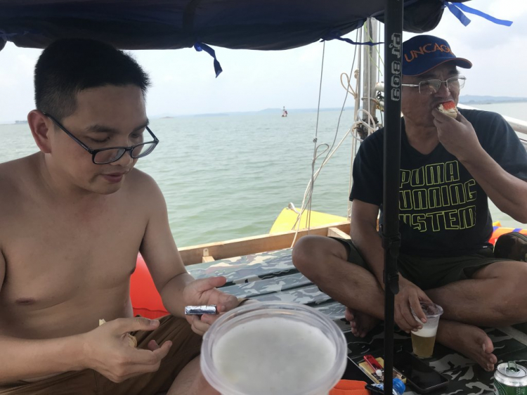 Đảo Năm Bầu, Hồ Trị An - một chuyến đi khám phá. Đảo Năm Bầu, Hồ Trị An - một chuyến đi khám phá.