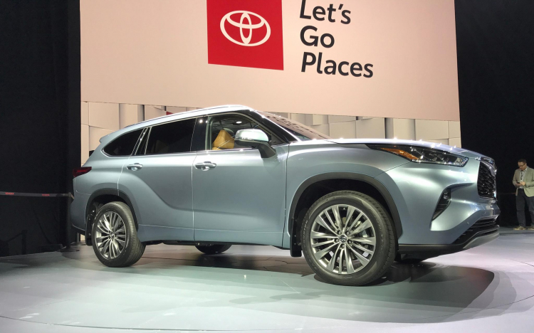 Toyota Highlander thế hệ hoàn toàn mới ra mắt: “Lột xác” về thiết kế