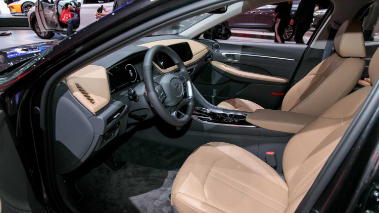 Hyundai đã ra mắt Sonata thế hệ thứ 8 tại Mỹ: Động cơ 1.6L tăng áp và 2.5L Hyundai đã ra mắt Sonata thế hệ thứ 8 tại Mỹ: Động cơ 1.6L tăng áp và 2.5L