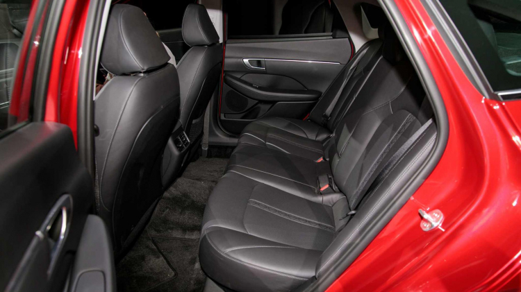 Hyundai đã ra mắt Sonata thế hệ thứ 8 tại Mỹ: Động cơ 1.6L tăng áp và 2.5L Hyundai đã ra mắt Sonata thế hệ thứ 8 tại Mỹ: Động cơ 1.6L tăng áp và 2.5L