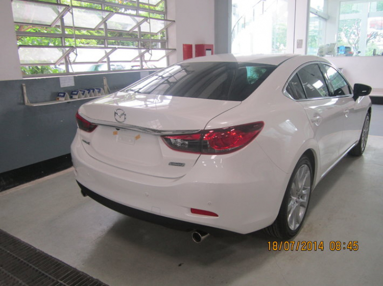 Em tinh mua một trong hai xe venza doi 2010 va camry 2.5q.2015. Ca 2 xe Tam gia khoang 1,4ty.