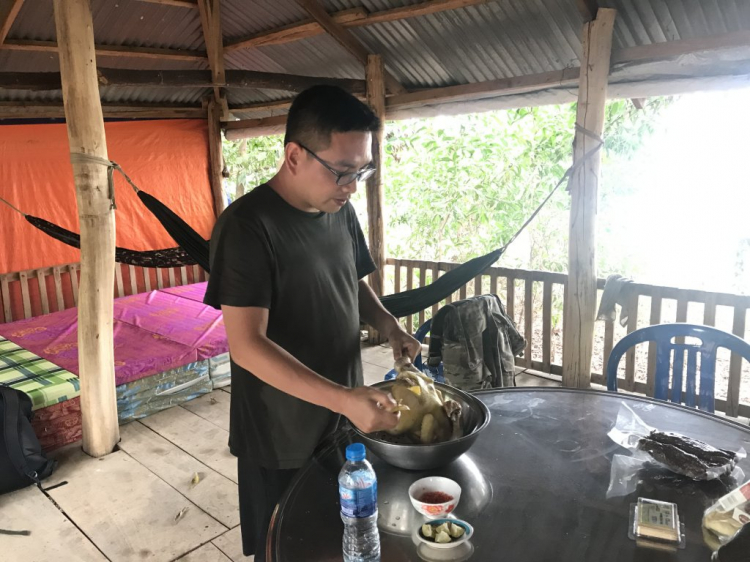 Đảo Năm Bầu, Hồ Trị An - một chuyến đi khám phá. Đảo Năm Bầu, Hồ Trị An - một chuyến đi khám phá.