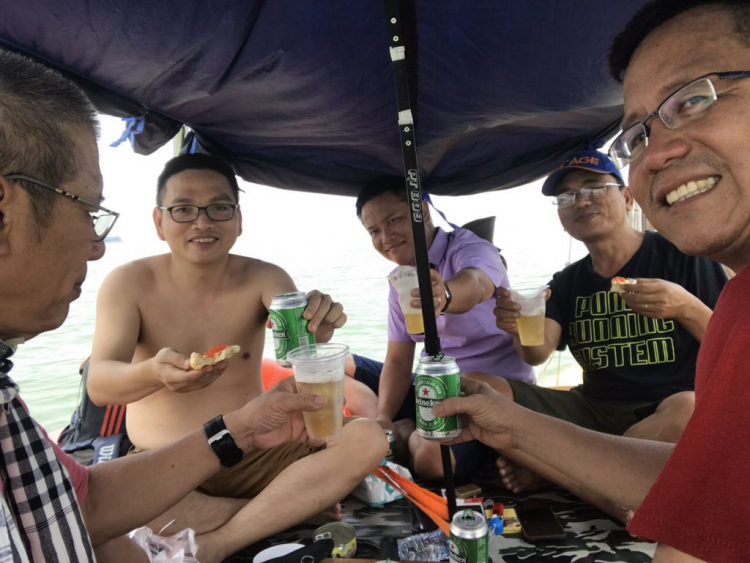 Đảo Năm Bầu, Hồ Trị An - một chuyến đi khám phá. Đảo Năm Bầu, Hồ Trị An - một chuyến đi khám phá.