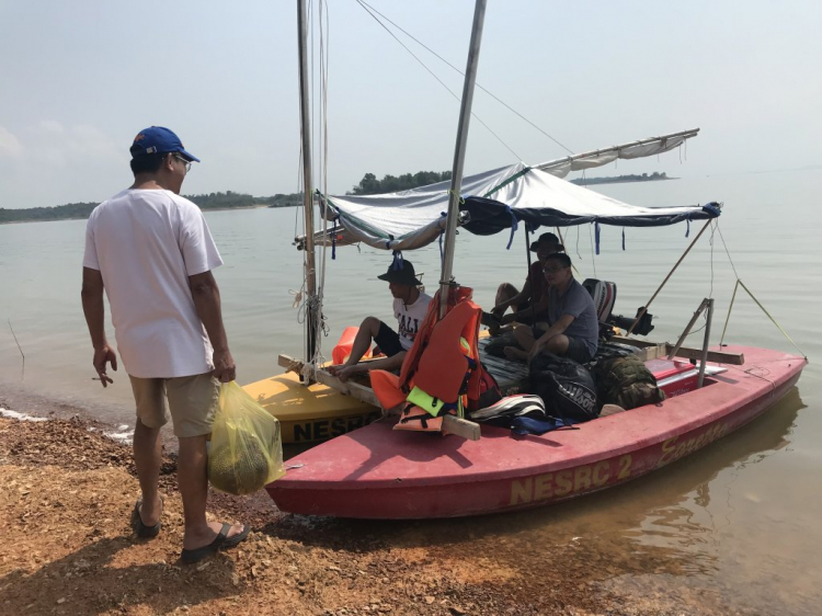 Đảo Năm Bầu, Hồ Trị An - một chuyến đi khám phá. Đảo Năm Bầu, Hồ Trị An - một chuyến đi khám phá.