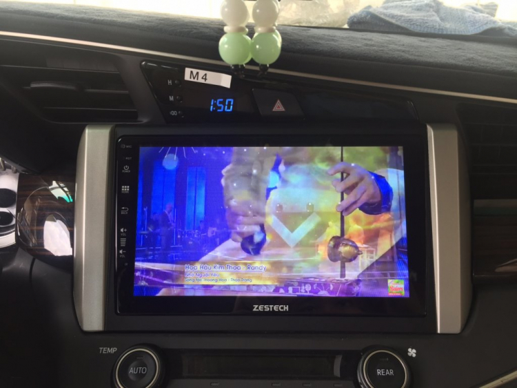 Màn hình DVD Zestech xe Toyota Innova tại Bình Dương