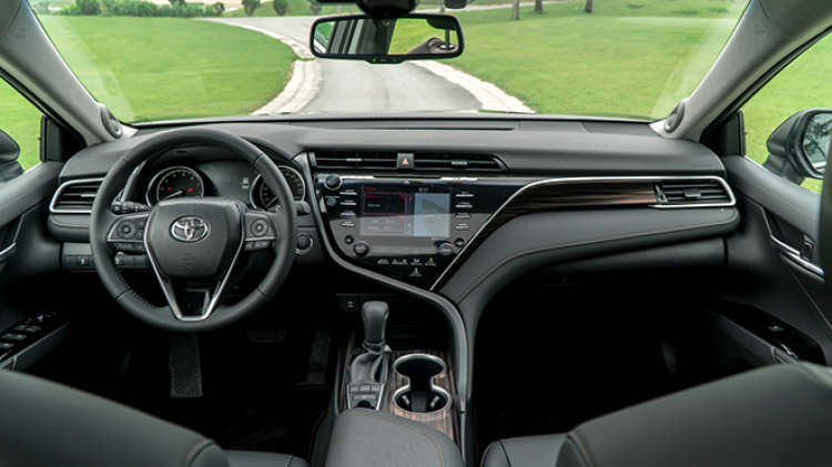 Toyota Camry 2019 chính thức trình làng, dự đoán giữ vững ngôi vương về doanh số