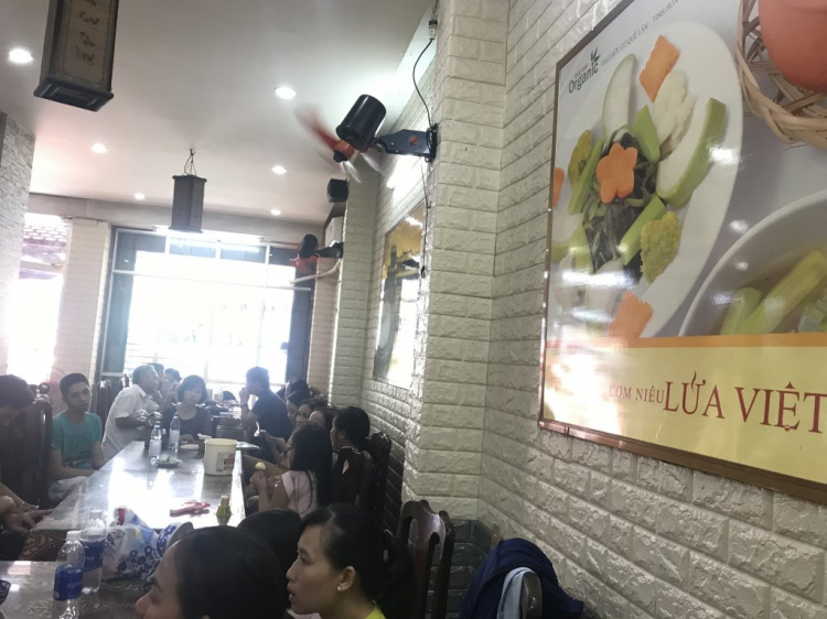 Về Huế ăn gì Về Huế ăn gì