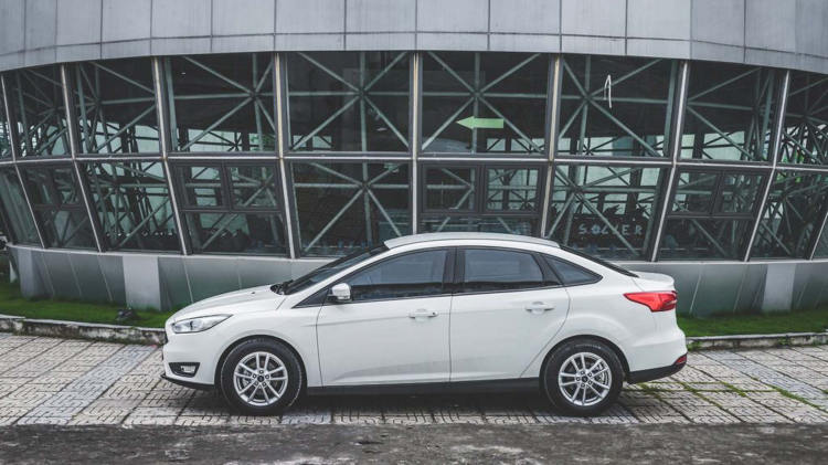 Xe Ford Focus của em đang chạy bị rung giật rồi tắt máy