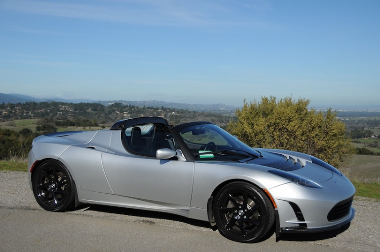 Tesla Roadster 3.0 chạy được 640 km/ 1 lần sạc