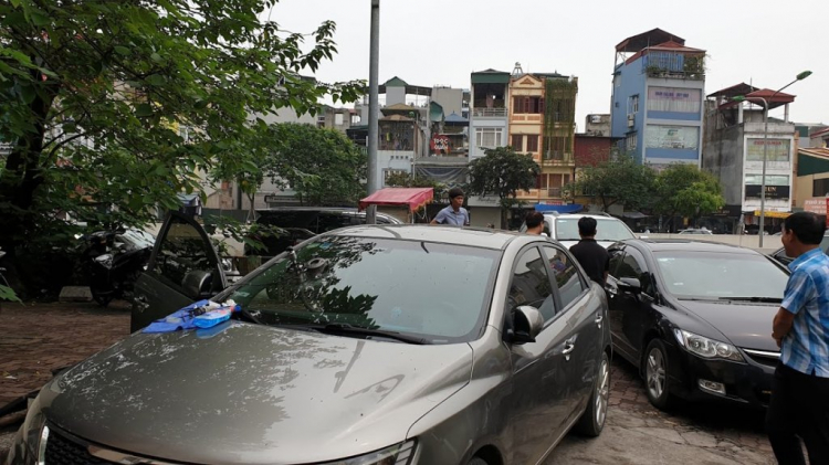 Nơi nào ở Sài Gòn hàn kính chắn gió bị vết nứt nhỏ? Nơi nào ở Sài Gòn hàn kính chắn gió bị vết nứt nhỏ?