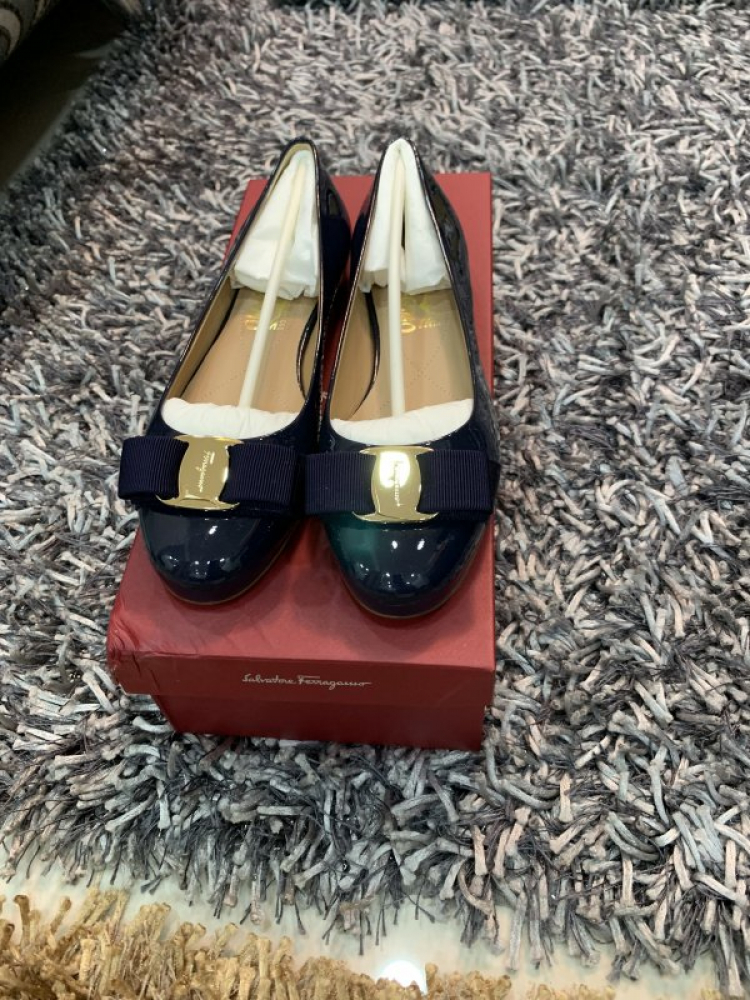 Thái Dương Authentic-Chuyên Bán Đồ Hiệu Gucci Fendi Dolce Hermes Givenchy LV Balenciaga,Saint,Ds v.v Thái Dương Authentic-Chuyên Bán Đồ Hiệu Gucci Fendi Dolce Hermes Givenchy LV Balenciaga,Saint,Ds v.v