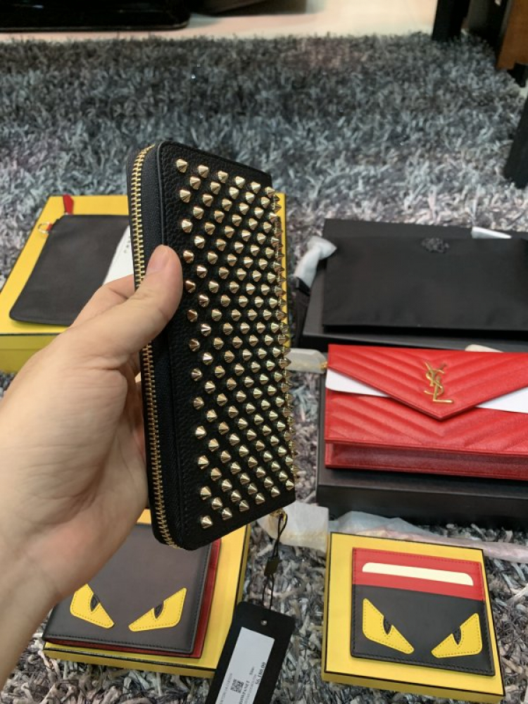 Thái Dương Authentic-Chuyên Bán Đồ Hiệu Gucci Fendi Dolce Hermes Givenchy LV Balenciaga,Saint,Ds v.v Thái Dương Authentic-Chuyên Bán Đồ Hiệu Gucci Fendi Dolce Hermes Givenchy LV Balenciaga,Saint,Ds v.v