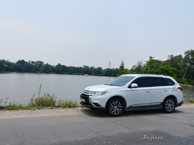 Phượt với Outlander xuyên 1/2 Việt gần 2.400km với Gia Đình nhỏ :) Phượt với Outlander xuyên 1/2 Việt gần 2.400km với Gia Đình nhỏ :)