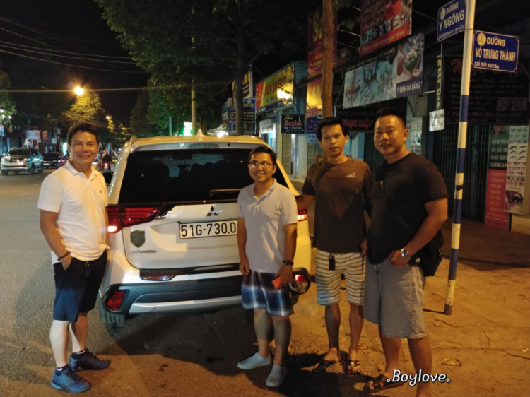 Phượt với Outlander xuyên 1/2 Việt gần 2.400km với Gia Đình nhỏ :) Phượt với Outlander xuyên 1/2 Việt gần 2.400km với Gia Đình nhỏ :)