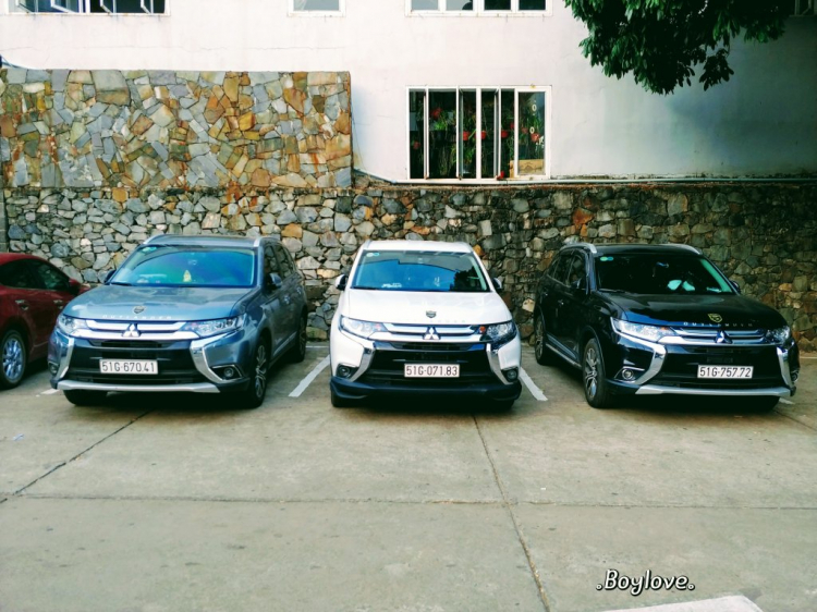 Phượt với Outlander xuyên 1/2 Việt gần 2.400km với Gia Đình nhỏ :) Phượt với Outlander xuyên 1/2 Việt gần 2.400km với Gia Đình nhỏ :)