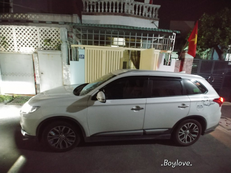 Phượt với Outlander xuyên 1/2 Việt gần 2.400km với Gia Đình nhỏ :) Phượt với Outlander xuyên 1/2 Việt gần 2.400km với Gia Đình nhỏ :)