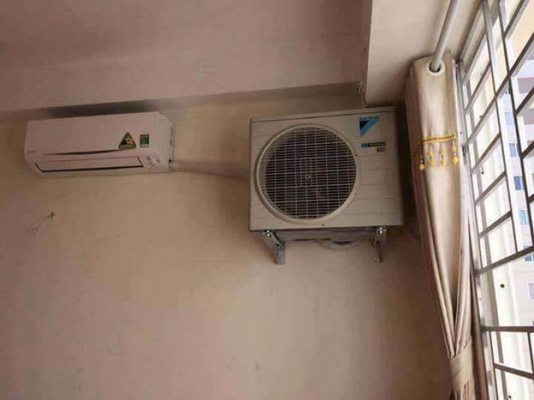 Khoảng cách giữa trần và cục nóng máy lạnh