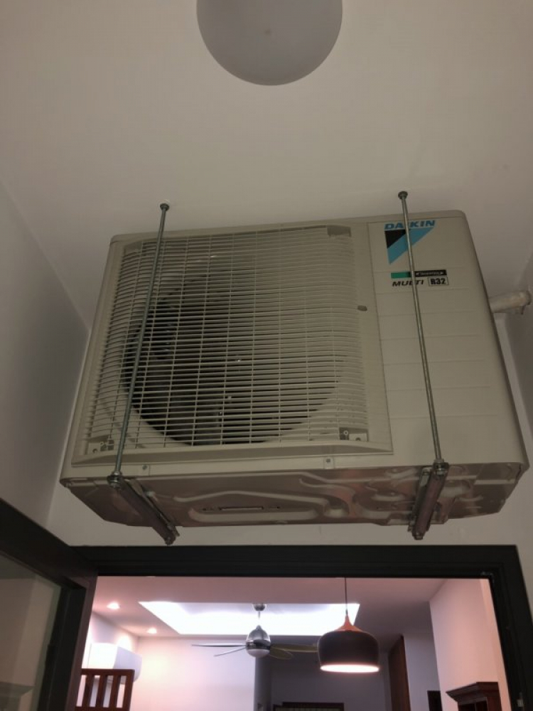 Khoảng cách giữa trần và cục nóng máy lạnh Khoảng cách giữa trần và cục nóng máy lạnh