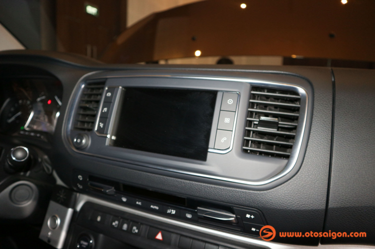 Thaco ra mắt MPV cỡ lớn Peugeot Traveller; 02 phiên bản giá từ 1,69 tỷ đồng Thaco ra mắt MPV cỡ lớn Peugeot Traveller; 02 phiên bản giá từ 1,69 tỷ đồng