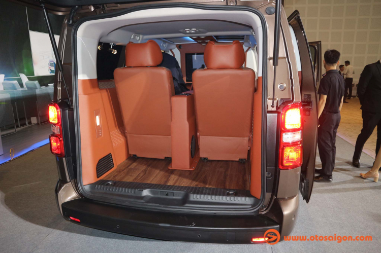 Thaco ra mắt MPV cỡ lớn Peugeot Traveller; 02 phiên bản giá từ 1,69 tỷ đồng Thaco ra mắt MPV cỡ lớn Peugeot Traveller; 02 phiên bản giá từ 1,69 tỷ đồng