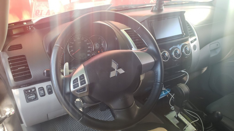 Các bác tư vấn giúp em về Mitsubishi Pajero Sport đời 2015 Các bác tư vấn giúp em về Mitsubishi Pajero Sport đời 2015